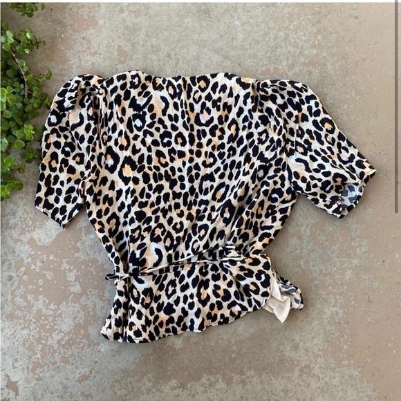 Leopard wraparound top - Picture 3 of 7